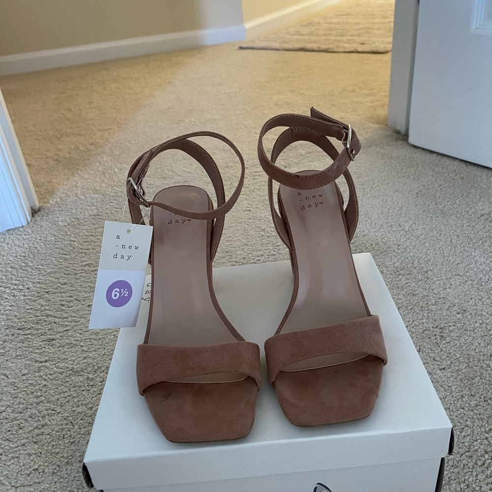 Target nude hells